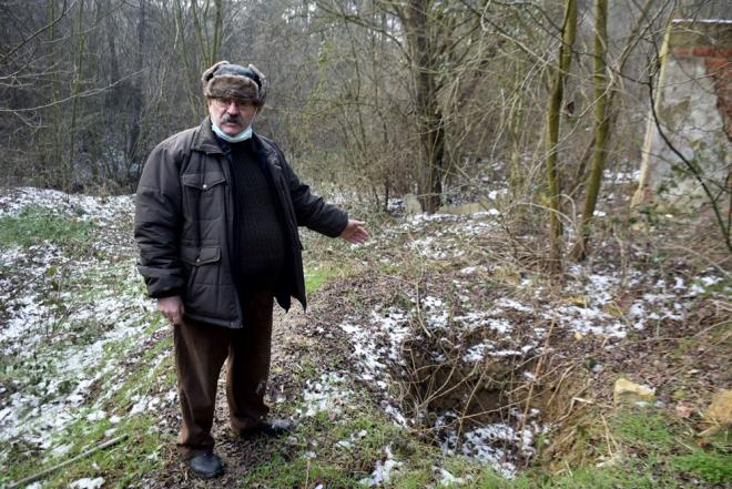 ?ZELLKLE GZDEN UZAK YAPILMI?    Binann ok uzun sre cephanelik olarak kullanldn belirten Prof. Dr. Beksa, "19'uncu yzyln sonlarndan balayarak 20'inci yzyln ortalarna kadar geen srete cephanelik olarak kullanlm bir blge. Osmanl mimarisi zelliklerini grebiliyoruz. Edirne'de maalesef ok az bilinen yaplardan birisi. Zaten yapl amacnn da herkes tarafndan bilinmesi istenmeyen bir yap olduunu biliyoruz. zellikle gzden uzak bir blgede yaplmtr ve doann ierisinde saklanmtr" dedi.