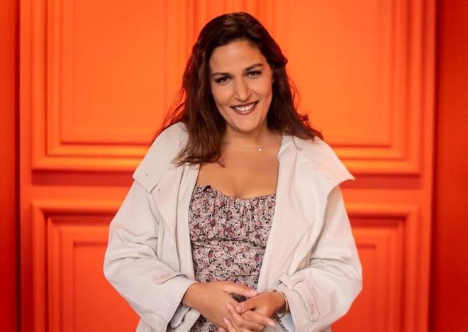 arknn videosu El cezire bata olmak zere ok sayda Arap kanalnda "srailli arkc, srail'le normalleen Araplarla dalga geti' ifadesiyle yaynland.  Shuster-Eliassi, videonun viral olmasnn ardndan Twitter'dan yapt paylamda, Filistin'deki insan haklar ihlallerine ve srail-BAE arasndaki 'bar' hamlesinin elikilerine dikkati ekti.