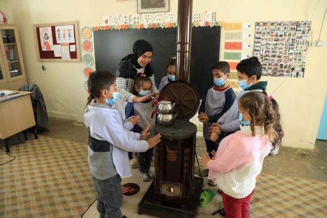 Zorlu koullarda grev yaptn dile getiren Ylmaz, "lkemizin birok yerinde bu zorlu koullar mevcut. Ama biz inandmz yolda yryorsak nmze kan her engeli bir frsat olarak deerlendirmeliyiz. nk bu engeller bize ayn zamanda deneyim ve tecrbe salyor" ifadelerini kulland.