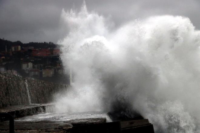 Srcler, mendirek altna park ettikleri aralarn kaldrd.