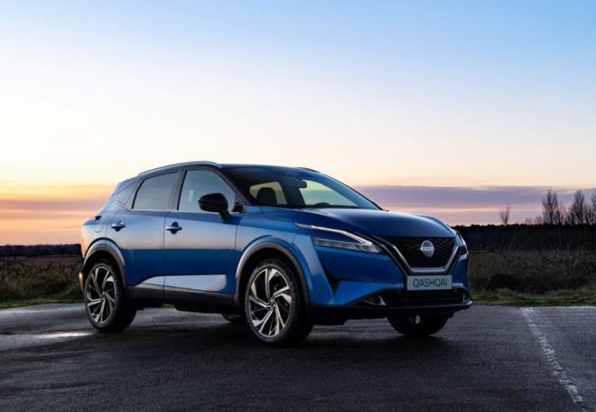 Yeni Qashqai?de Eco, Standard, Sport olmak zere 3 farkl sr modu standart olarak sunuluyor.     4x4 eki sistemi tercih edildiinde zellikle ilk kalkta kilit fonksiyonunu devreye alarak optimum eki salayan 2 sr modu daha ekleniyor: Off-road ve Kar.