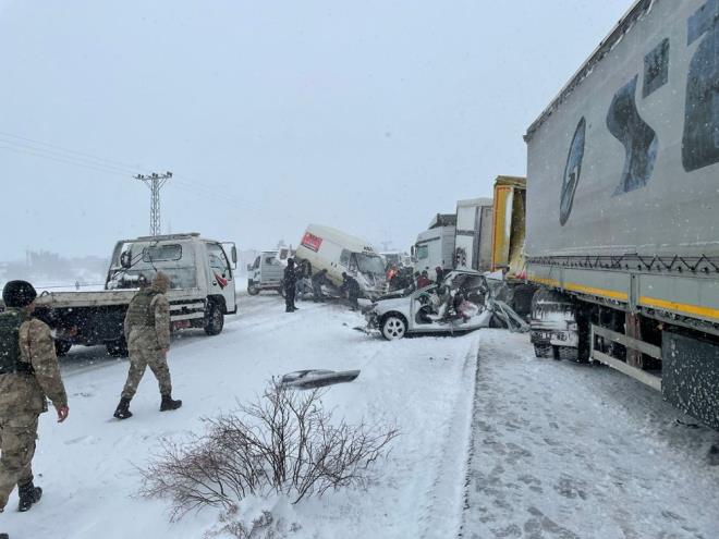 Kazada, 3 kii yaamn yitirdi, 12 kii yaraland.