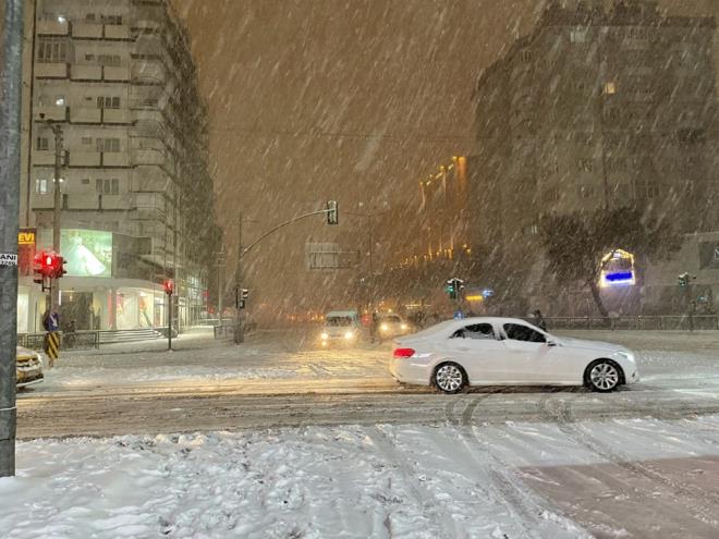 Gaziantep Valisi Gl le saatlerinde yapt aklamada, kar ya nedeniyle ulama kapanan Tarsus-Adana-Gaziantep (TAG) Otoyolu'nda mahsur kalanlarla ilgili, "1780 ara kurtarld, 2800 vatanda kurtarld saat 10.00 itibaryla. Bir o kadar kiinin daha yolda kaldn dnyoruz" eklinde konumutu.