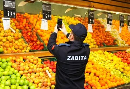 Market fiyatlarna organize ekilde yaplan zam yazmalar gn yzne kt. Rekabet Kurumu?ndan 2.7 milyar ceza alan 5 zincir marketle 1 tedarikinin beraber hareket ettikleri yazmalara da yansd. Yazmalarda bir tedariki, zam yapmayan marketleri uyaryor.