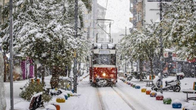 stanbul'un byk blmnde buzlanma ve don olaylar yaanabilecei deerlendirilirken, bu kar yann getiimiz haftalarda yaanan hafif kar yalarnn aksine, hayat olumsuz etkileme ihtimali bulunuyor.