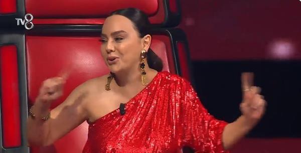 Ebru Gnde'in takm:  <br>  -Mustafa Akgz  -Wafa  -Yaam Hanclar