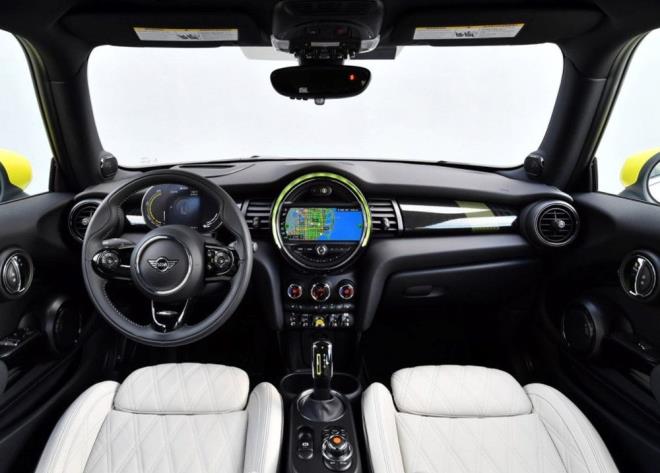 Elektrikli MINI WLTP verilere gre 234 kilometrelik bir menzil vadediyor. Ara 0?dan 100 km/sa hza 7,5 saniyede ulayor.   <br>  Fiyat: 979.785 TL