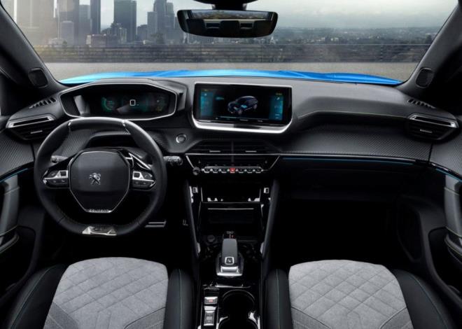 e-2008 50 kWh'lk bir bataryadan besleniyor. WLTP'ye gre 310 km menzil sunuyor. Ara 136 bg g, 260 Nm tork sunuyor.