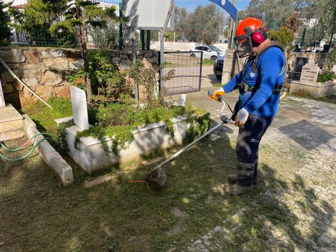 Girik?in defnedilmesinin planland Bodrum'un Torba Mezarl'nda belediye ekiplerince hazrlk yaplyor.