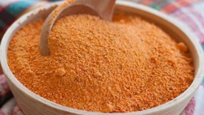 FAYDASI SAYMAKLA BTMEZ TARHANA Tarhana hamuru buday unu, yourt, tuz, ekmek mayas, domates, soan, biber gibi sebzelerin ve baharatlarn kartrlp yorulmas ve ardndan 1-7 gn sreyle fermantasyona braklmas ile hazrlanr. Fermente olmu hamura ya tarhana denir.