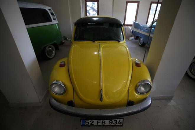 Aralarn zaman zaman satn almak isteyenlerin olduunu dile getiren elebi, "Benim hibir aracm satlk deil. Bendeki bu tutku imdi ocuklarma da geti. Tahmin ediyorum ki onlar da bu aralar satmayacaktr" diye konutu.