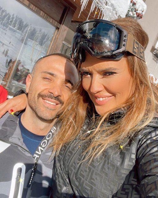 Demet Akaln, ardndan Kurt ile birlikte ekilen bu fotorafn Instagram hesabndan yaynlad.