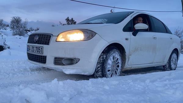 * Karda aracm hasarland, sigorta, tamir srecinde ikame ara verecek mi?  <br>  Kasko sigortanz varsa aracnzn tamiri srecinde ikame ara hizmetinden yararlanabilirsiniz. Ancak trafik sigortasnda byle bir hizmet olmadndan yararlanamazsnz.