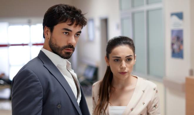 Toprak Can Adgzel, enay Grler, Meltem Glen, Rza Akn, Yonca ahinba, nan Konuku, Bora Cengiz, Burin Abdullah, Naz Sayner, Melih ardak ve Zehra Ylmaz?n kadrosunda yer ald dizi dram ykl hikayesine ramen ekranda daha uzun sre kalma frsatn elde edemedi.