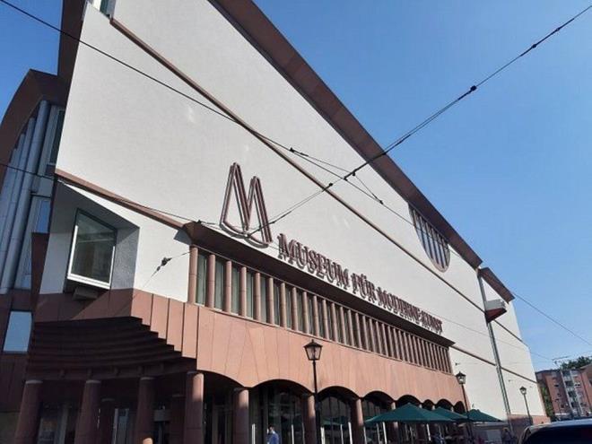 6. Modern Sanat Mzesi - Almanya