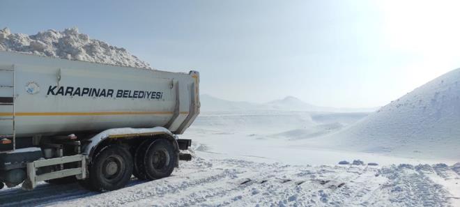 Daha nce ortadaki koniyi evreleyecek ykseklikte su bulunan Meke Gl, 2000'li yllarn bandan itibaren kuraklk ve bilinsiz tarmsal sulama sonucu yer alt su seviyesinin her geen gn azalmasyla kurudu.