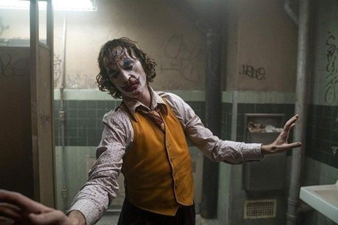 Joker'in devam filmi hakknda bilgisi olan bir kaynan iddiasna gre, Warner Bros. resmi olarak yeni senaryonun ilk taslan ald.