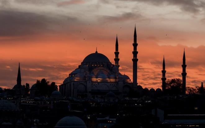 *  aylarnz mbarek olsun! Kalpleriniz imanla dolsun! Nice  aylara.. Allah?n adyla baladnz her iinizde baarlar dilerim.  aylarnz mbarek olsun.. * Bar ve sevginin birletii, dostluklarn daha ok byd, hznlerin azald, belki durgun belki yorgun, yinede mutlu ve umutlu nice hayrl  aylara.