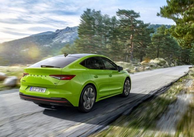 Coupe iV'nin RS versiyonu Mamba Yeili rengiyle geliyor.