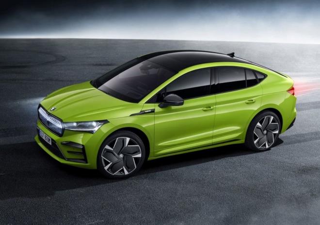 Elektrikli SUV markann 'Crystal Face' adn verdii tamamen aydnlatmal n zgaray kullanmaya devam ediyor.