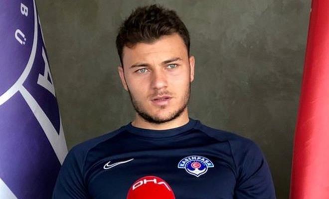 YUSUF ERDOAN    Trabzonspor, Kasmpaal oyuncu Yusuf Erdoan'la anlatpn duyurdu. Yaplan anlamaya gre Kasmpaa'ya 500 bin euro  bonservis bedeli denecek.     Yusuf Erdoan ile 3,5 yllk anlama yapld.