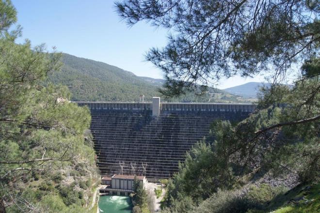 stanbul'a su salayan 10 barajdan 9'unda doluluk oran yzde 50'nin zerine kt. Sadece Sazldere barajnda doluluk oran yzde 34.5'te kald.