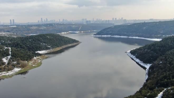stanbul?da geen hafta etkili youn kar yalar  ve ardndan gelen yamurlar barajlar olumlu ynde etkiledi.    stanbul?un barajlarnda u anda doluluk oran yzde 64.66'ya  kadar kt.