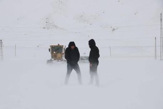 Buzlanma ve don uyars:<br> ve dou kesimlerde buzlanma ve don olay grlmesi beklendiinden yaanabilecek olumsuzluklara kar dikkatli ve tedbirli olunmas gerekmektedir.