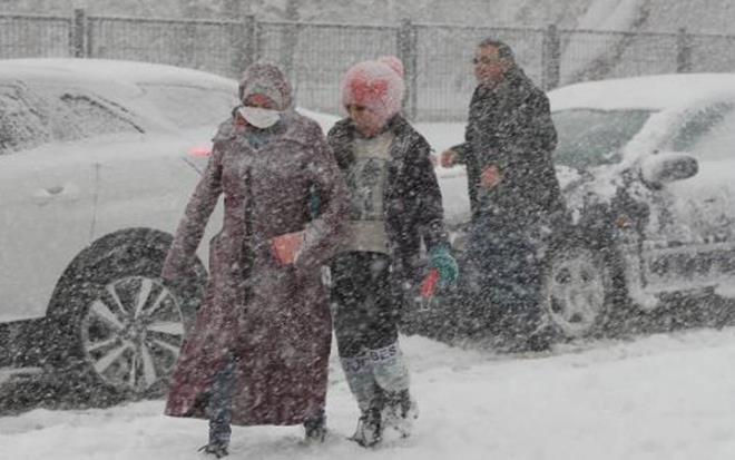 TRKYE Meteoroloji Genel Mdrl'nn sitesinde yer alan bilgiye gre yurdun pek ok blgesinde youn kar ya etkili olacak. O illerden bazlar Rize, Trabzon, Artvin, Hakkari ve rnak. Peki stanbul'da durum ne? Yeniden kar gelecek mi?
