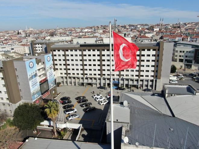 Ayrca Almanya, Yunanistan ve sve'ten  4 aracn nterpol tarafndan alnt kaydnn olduu ve aranma listesinde olduu belirlendi. phelilerin yakalanmas iin 3 ayda farkl tarihlerde operasyonlar gerekletirildi. Polis 8 pheliyi yakaland.