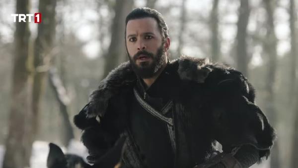 Barollerini Bar Ardu, Fahriye Evcen, Mehmet zgr, Erdin Glener, Bar Bac ve Sarp Levendolu'nun canlandrd Alpslan Byk Seluklu dizisi, dn akam 12. blmle ekrana geldi. Dizideki bir sahne ise izleyicileri kzdrd.