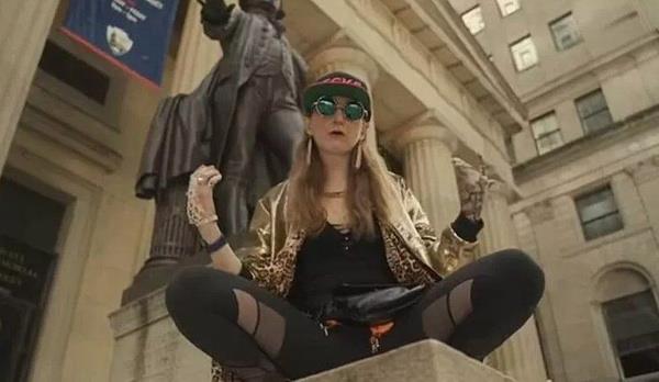 Rapi ve eski Forbes yazar olan Morgan, kendisini 'ikna, sosyal mhendislik ve oyun teorisinde uzman' olarak tanmlyor ve arklarndan birinde kendisini 'Wall Street'in Timsah' ilan ediyor.