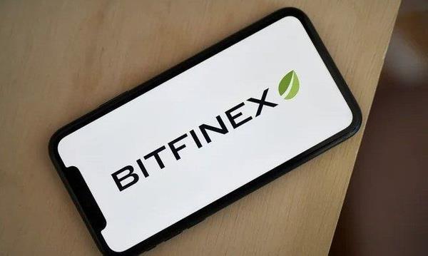 2019 ylnda yaynlad Versace Bedouin adl single'nda, "Ben bir rap'i, bir ekonomist, bir gazeteci, bir yazar, bir CEO ve bir kirli, kirli, kirli bir pislik..." diyerek rap yapyordu.