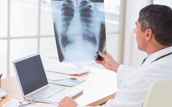 St. Louis Salk Sisteminden ve St. Louis'deki Washington niversitesi'nden Ziyad Al-Aly, hafif Covid-19 olan ve bunun iin hastaneye yatrlmas gerekmeyen kiilerde bile risklerin yksek olduunu belirtirken, "Covid gerekten kimseyi balamad" dedi.