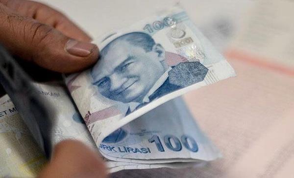 Yksek para cezas var<br>    ilerinin cretlerini SGK'ya eksik bildiren iverenin bu nedenle ba ciddi belaya giriyor. ncelikle bu durum alanlara kdem tazminatn alarak iten ayrlma hakk veriyor. Yani iveren bu ekilde cret denmesini kabul etmeyen alanna tazminat demek zorunda kalyor. Ayrca bu durumun tespiti halinde iveren hem eksik dedii tutarlar SGK'ya demek zorunda kalyor, hem de bu tutarlara ilikin gecikme zamm ve cezalarna katlanyor. Bunun yannda geriye dnk bu bildirimleri yapmak iin idari para cezas dyor. Dolaysyla iveren iin eksik bildirim byk bir sorun haline geliyor.