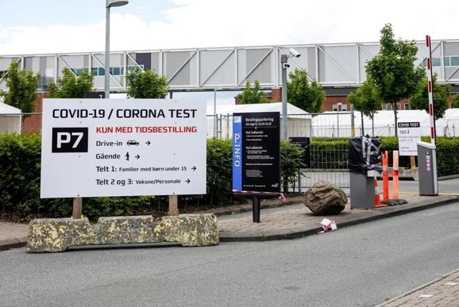 Hkmet de ay banda ald kararla 7 ubat?tan itibaren 3. doz Covid-19 asn olanlar veya en az 2 doz a stne Covid-19 geirip iyileenler, salgnda riskli blgeler de dahil olmak zere her trl kstlamadan muaf tutulmaya baland.    lke iinde seyahat etmekten darda yemek yemeye ve dier sosyal faaliyetlerde art koulan "Yeil Gei" sertifikas, 3. doz Covid-19 as olanlar veya en az 2 doz a olup, Covid-19 geirip iyileenler iin sresiz hale getirildi.