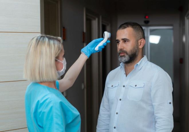 Bununla birlikte, Van Kerkhove, Omicron?un neden olduu yeni Covid-19 dalgas nedeniyle, lmlerin art arda 5. hafta artmasnn endie verici olduunu belirterek, "Tandmz insanlarn yars Covid-19 nedeniyle ld. lmlerin resmi rakamlardan daha fazla olmas gerektiini dnyoruz. nk,  nk kresel salk kurulularnn dnya apnda yeterli raporlama sistemlerine sahip deil? diye konutu.