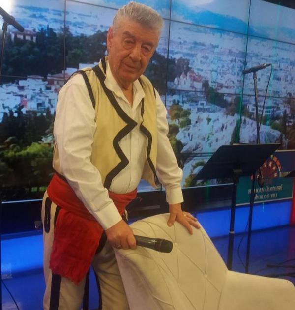 entrk, 1975 ylnda TRT Amatr Sesler Snavnda baarl oldu ve Nida Tfeki tarafndan desteklendi.