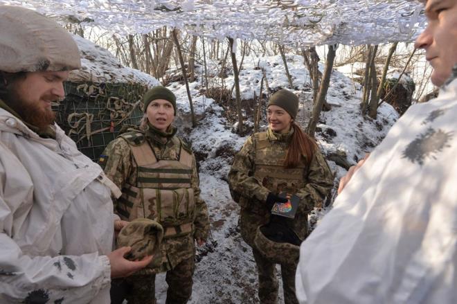 RUS ASKERLER EKLMEYE BALADI    Kremlin szcs Dmitry Peskov, Rusya'nn Ukrayna'ya bitiik blgelerde tatbikat tamamlayan birliklerinin bir ksmn geri ekmeye baladn, ancak srecin biraz zaman alacan syledi.