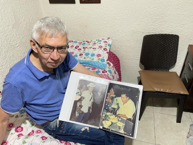 Jimenez, Escobar ile 3 yl ayn snfta okuduktan sonra 15 yl boyunca kendisiyle hi grmediini belirterek "Pablo, ortalama bir renciydi, yle ok gze arpan bir renci deildi. ok gzel anlarmz oldu sonra irtibat kaybettik." dedi.