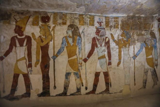 Benentiyo Kayal, arkeolojik almalara ve Msr kaynaklarna gre 84 yl nce Nisan 1938'de Msrl arkeologlarn nclerinden ve "l Keii" olarak da bilinen Ahmed Fahri tarafndan kefedildi.