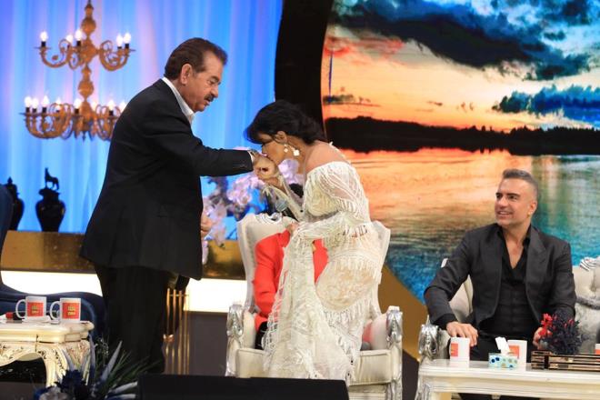 brahim Tatlses?in bu szleri zerine konuan Cansever de "Aabey sen ne kadar byk bir sanatsn hepimizde hakkn var" dedi.    Bunun zerine baz sanat dostlarna krgnln dile getiren Tatlses, "Herkesin elinden tuttum, getirdim bo Show'a. Bazlar nankr kt? diyerek sitem etti.