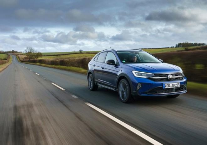 ubat ay son haftasnda showroomlarda yerini alacak olan Yeni Taigo, 1.0 lt TSI 95 PS 5 ileri manuel, 1.0 lt TSI 110 PS 7 ileri DSG ve 1.5 lt TSI 150 PS 7 ileri DSG olmak zere 3 farkl motor seenei, 3 farkl donanm paketiyle 515 bin TL? den balayan liste fiyatlaryla sata sunulacak.