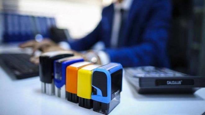 Emekli aylnn belli bir miktarnn kesilerek daha erken emekli olma imkan salayan ksmi erken yallk emeklilii, kesintili erken emeklilik, sre tamamlanmas, baz meslek gruplar iin ypranma seenei de masada bulunuyor. Baz Avrupa lkelerinde benzeri modellerle daha az aylkla erken emekli olunabiliyor.