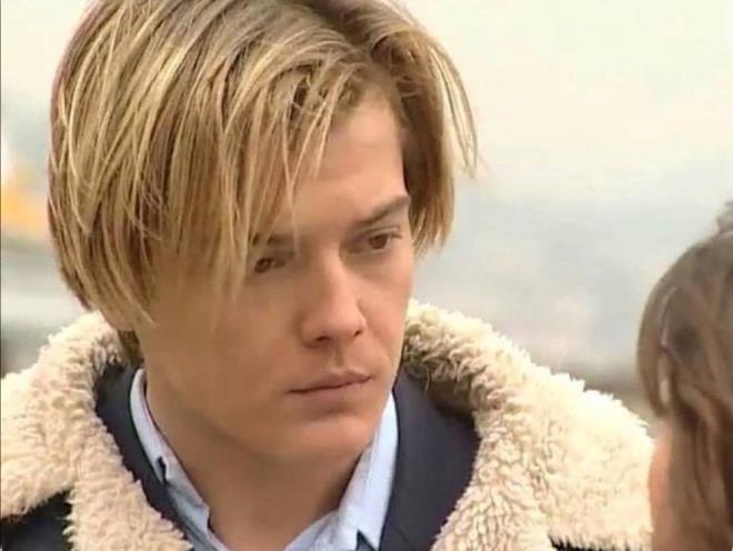 Kural getiimiz gnlerde yapt aklamada eski rol arkadalar hakknda konumu "Sarp Levendolu, Mustafa Altoklar dizide beni ne geirmek istiyordu. Sarp kskanyordu. Beni o dnem ekemediklerini dnyorum. Sette, ezmeye almalar ve akl oyunlar yaand" demiti.