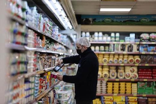 Tketicinin fazla hesaplanan KDV'yi geri alma hakk var  <br>  14 ubat ve sonrasnda gerekletirilen gda rn teslimlerinde, KDV oran yzde 8 olarak hesaplanmsa tketiciler tarafndan fazla denen vergi iade alnabilir mi?