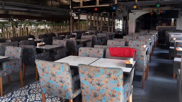 Lokanta, restoran, kafeterya gibi iletmeler (birinci snf lokanta ruhsat ya da iletme belgesine sahip olan yerler ile  yldz ve zeri oteller, tatil kyleri ve benzeri tesislerin bnyesindeki yerler hari) tarafndan yerinde sunulan (ayakta sunulmas dahil) yeme-ime hizmetleri, yzde 8 KDV'ye tabidir.