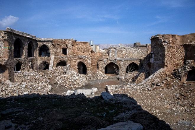 Kaves, Koysancak'n gemite Kerkk, Sleymaniye ve Erbil arasnda ulam noktas konumunda olduunu, ilenin evresi ile Irak'n dier blgelerinden gelen mallarn zamannda ounlukla buradan getiini anlatt.