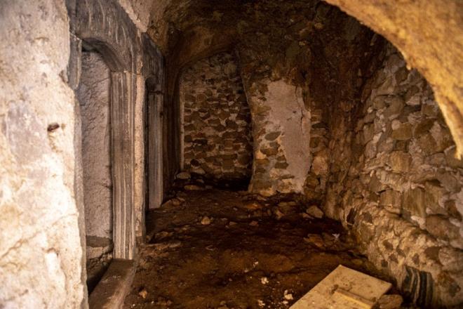 Koysancak Arkeoloji Ofisinin eitli uluslararas kurumlarn desteiyle kervansaray tekrar restore etmeyi planladn syleyen Kaves, baz odalarn mze yaplmasnn yan sra kltrel kafe, el ileri ve nalbant meslei iin ayrlmas plan bulunduunu kaydetti.