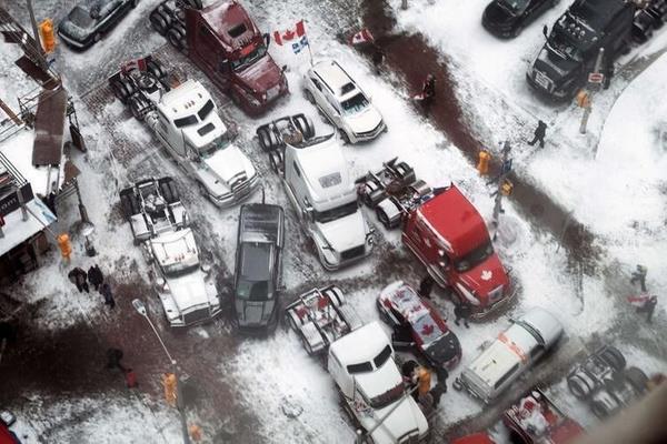 Amerika-Kanada snrnda balayan protestolar, 23 Ocak?ta lkenin drt bir tarafnda balattklar eylem ehirler aras ve ehir ii yollarda trafii kilitledi.